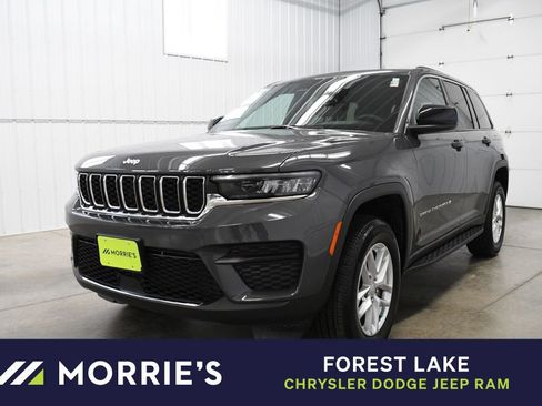 Used 2024 Jeep Grand Cherokee Laredo X image 1