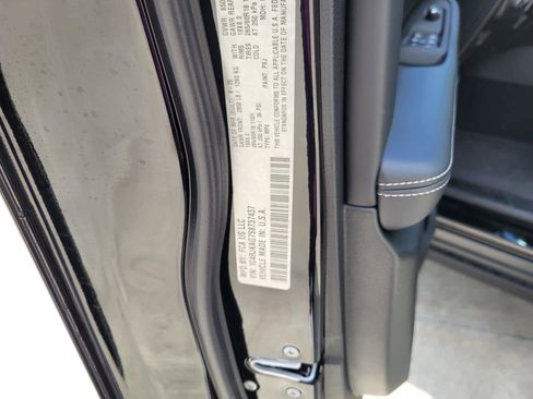 New 2025 Jeep Grand Cherokee L Laredo image 23