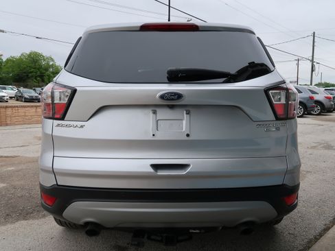 Used 2018 Ford Escape Titanium AWD/4WD image 10
