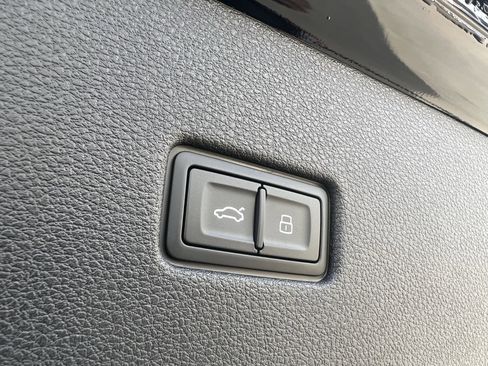 Used 2024 Audi SQ8 Prestige w/ Prestige Package image 39