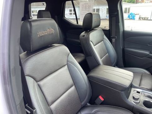 Used 2023 Chevrolet Traverse High Country w/ LPO, Floor Liner Package FWD image 38