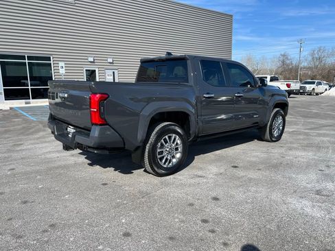 Used 2024 Toyota Tacoma Limited w/ Limited Package (LT) image 8