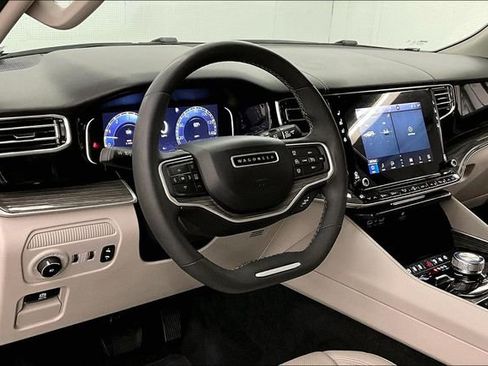 Used 2022 Jeep Wagoneer Series II AWD/4WD image 17