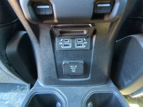 Used 2023 Jeep Gladiator Rubicon AWD/4WD image 18
