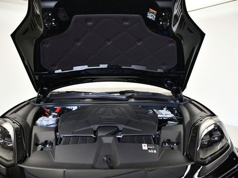 New 2026 Porsche Cayenne Coupe AWD/4WD image 14