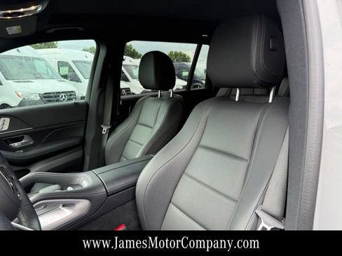 Used 2025 Mercedes-Benz GLS 450 4MATIC image 14