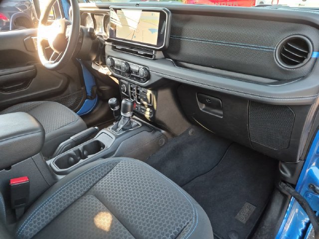 Used 2024 Jeep Wrangler Unlimited Rubicon 4xe w/ Capability Package AWD/4WD image 22