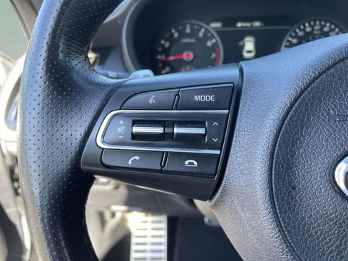 Used 2019 Kia Stinger GT2 image 12