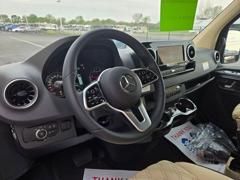 New 2024 Mercedes-Benz Sprinter 3500 image 18