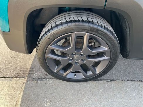 Used 2021 Jeep Renegade Latitude image 13