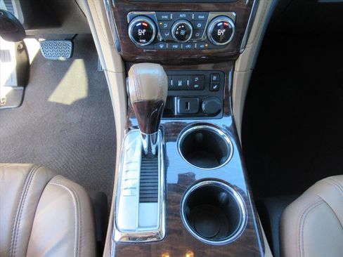 Used 2017 Buick Enclave Premium image 17