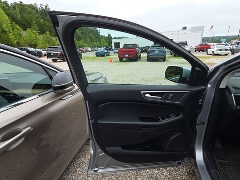Used 2020 Ford Edge SEL w/ Cold Weather Package AWD/4WD image 7