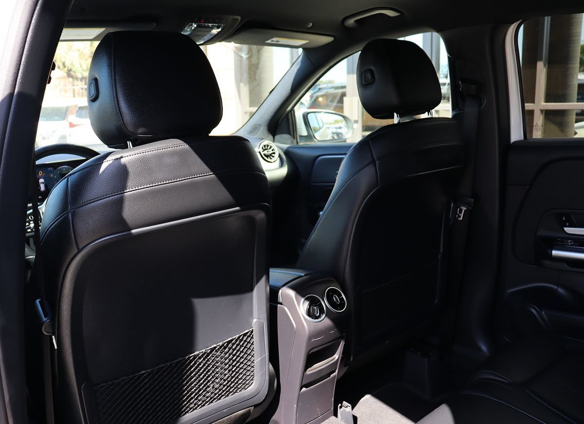 Used 2021 Mercedes-Benz GLA 250 w/ Premium Package image 32