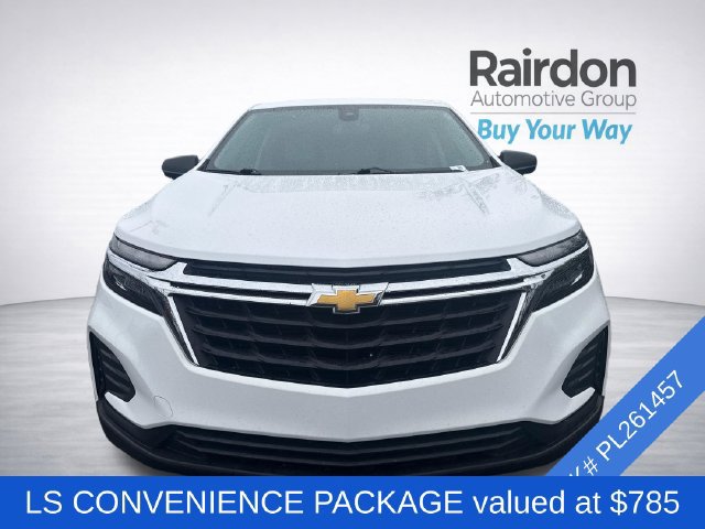 Used 2023 Chevrolet Equinox LS w/ LS Convenience Package AWD/4WD image 2