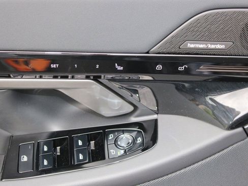 Used 2026 BMW 530i w/ M Sport Package RWD image 13