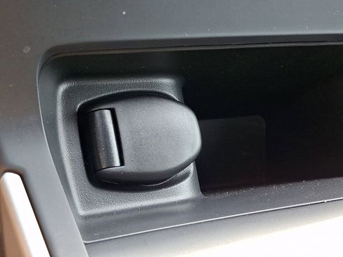 Used 2019 Nissan Sentra SV FWD image 23