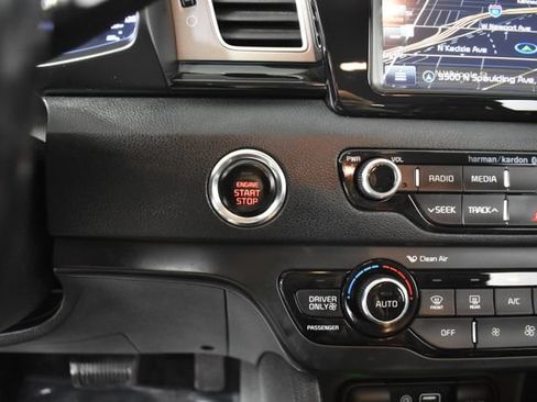 Used 2018 Kia Niro EX w/ EX Touring Graphite Edition FWD image 19