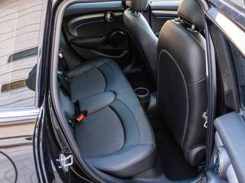 Used 2022 MINI Cooper 4-Door Hardtop image 29