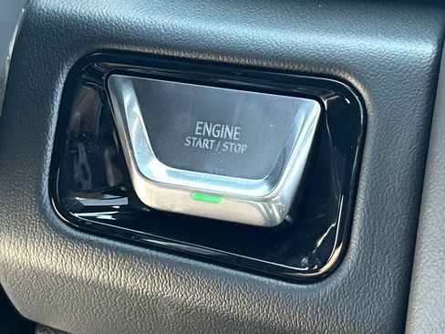 New 2026 GMC Yukon Denali w/ Denali Reserve Package AWD/4WD image 17