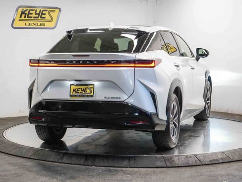 Used 2024 Lexus RZ 300e Premium image 4