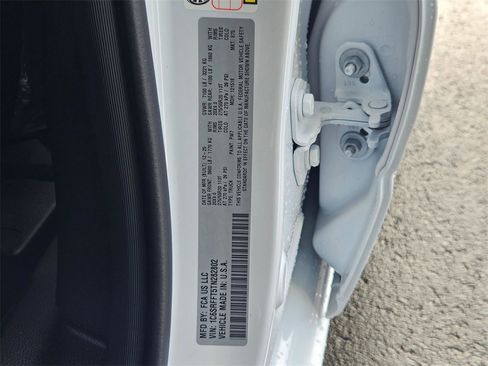 New 2026 RAM 1500 4x4 Crew Cab image 33