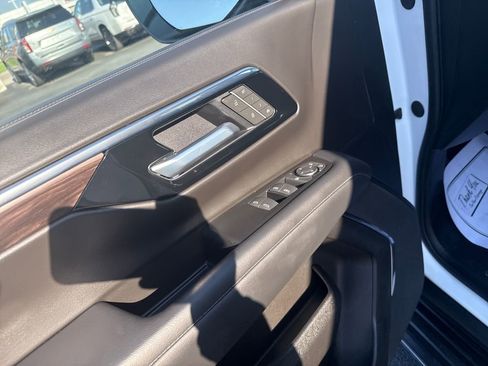 Used 2025 Chevrolet Tahoe LT image 14