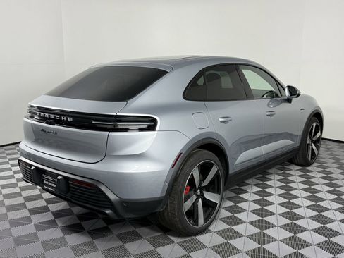 Certified 2025 Porsche Macan 4S Electric AWD/4WD image 9