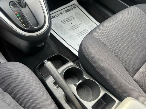 Used 2005 Pontiac Vibe w/ Power Group Value Package FWD image 30