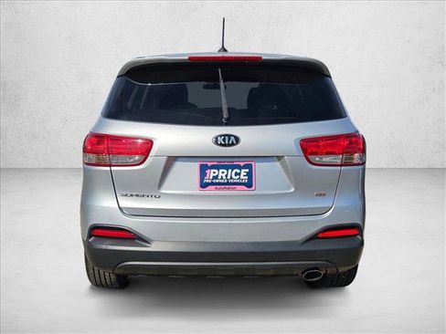 Used 2016 Kia Sorento L image 6