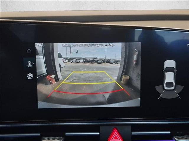 Used 2023 Hyundai Elantra Limited FWD image 11