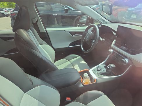 Used 2024 Toyota RAV4 Adventure w/ Convenience Package AWD/4WD image 9