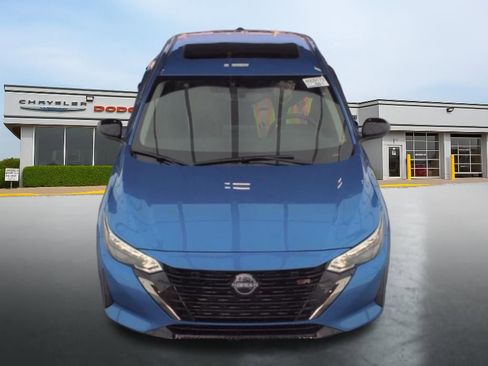 Used 2025 Nissan Sentra SR w/ SR Premium Package image 2