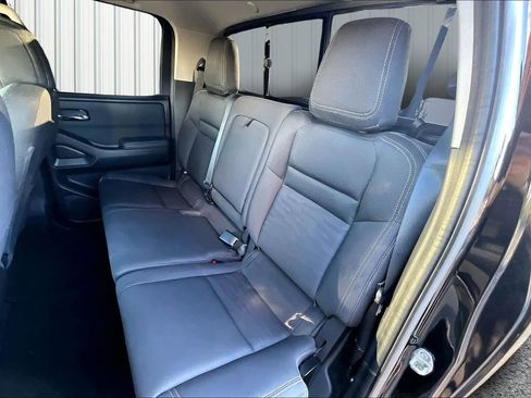 Used 2022 Nissan Frontier SV image 19