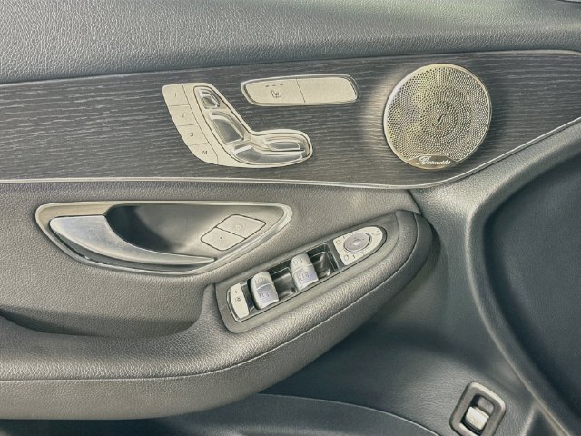 Used 2021 Mercedes-Benz GLC 300 4MATIC image 20