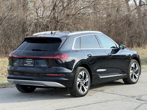 Used 2023 Audi e-tron Premium Plus w/ Premium Plus Package image 6