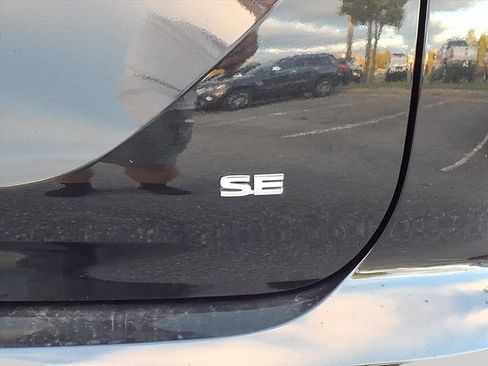 New 2025 Mitsubishi Outlander SE image 10