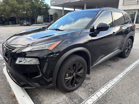 Used 2023 Nissan Rogue SV w/ SV Premium B Package FWD image 3