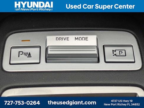 Used 2022 Genesis GV70 2.5T w/ Select Package AWD/4WD image 31