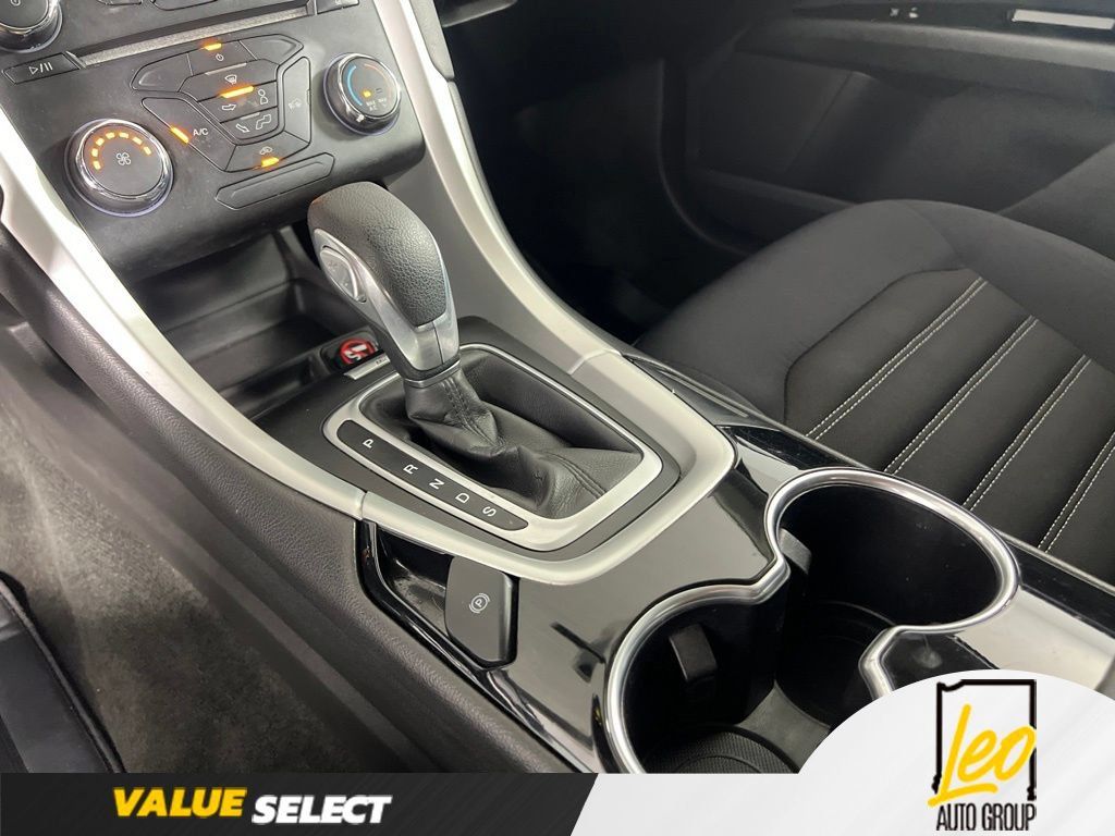 Used 2015 Ford Fusion SE FWD image 27