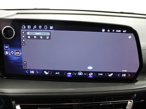 Used 2024 Chevrolet Traverse LT image 31