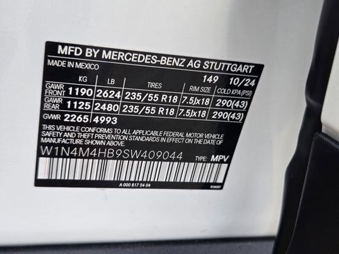 Used 2025 Mercedes-Benz GLB 250 4MATIC image 25