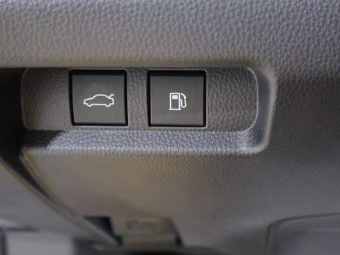 Used 2026 Toyota Crown Platinum AWD/4WD image 34