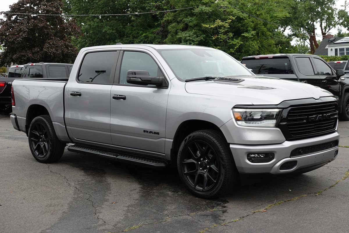 Used 2024 RAM 1500 Laramie AWD/4WD image 4