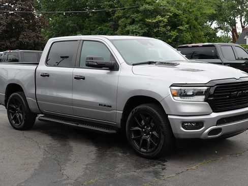 Used 2024 RAM 1500 Laramie AWD/4WD image 4