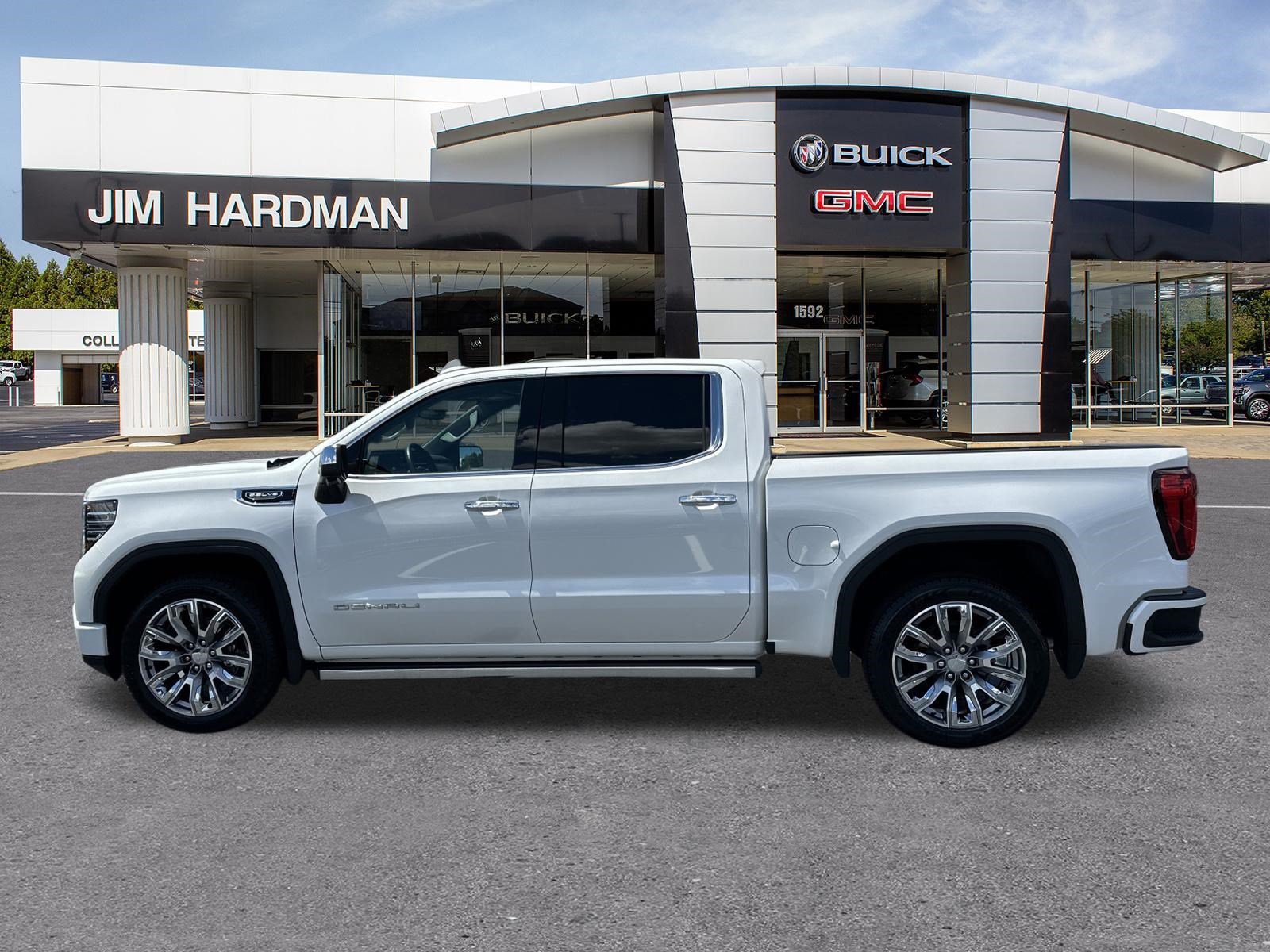 Used 2023 GMC Sierra 1500 Denali w/ Denali Reserve Package AWD/4WD image 4