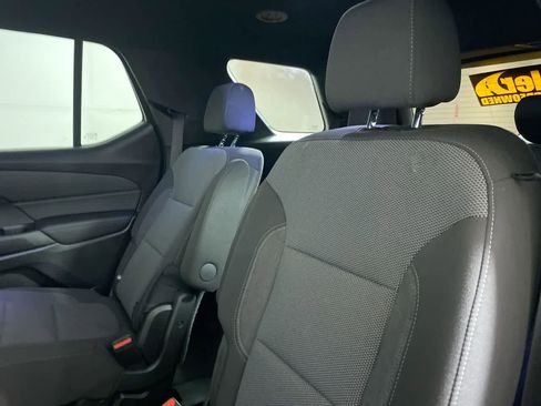 Used 2022 Chevrolet Traverse LT image 27