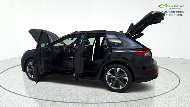 Used 2025 Audi Q4 e-tron Premium w/ Convenience Package AWD/4WD image 16