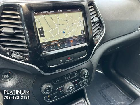 Used 2019 Jeep Cherokee Limited AWD/4WD image 12
