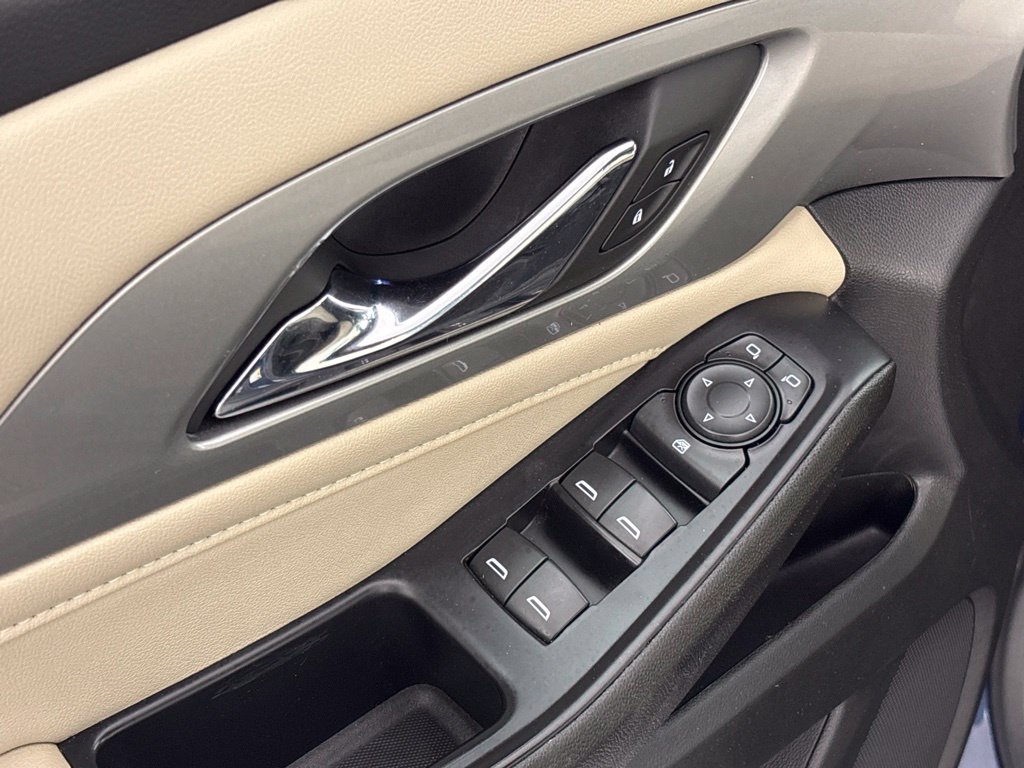 Certified 2022 Chevrolet Traverse LS FWD image 31