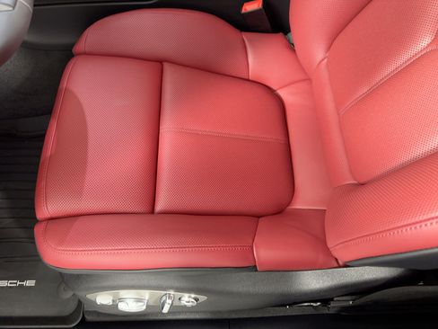Used 2026 Porsche Macan AWD/4WD image 14